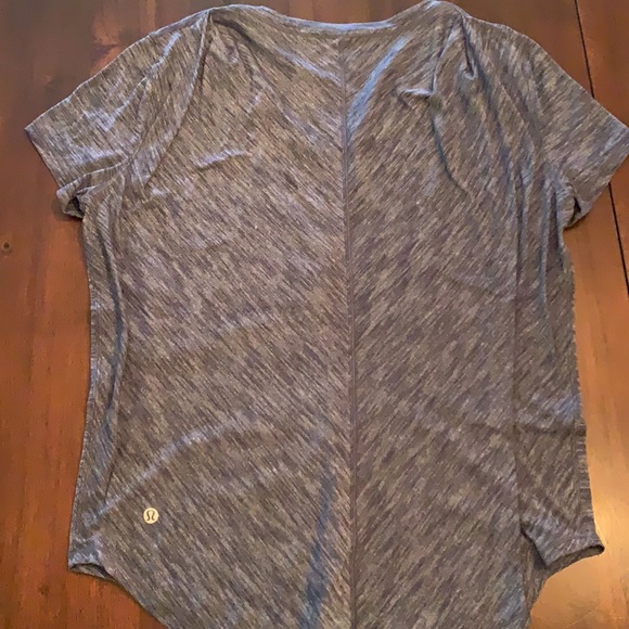 Lululemon classic tee - Picture 2 of 3